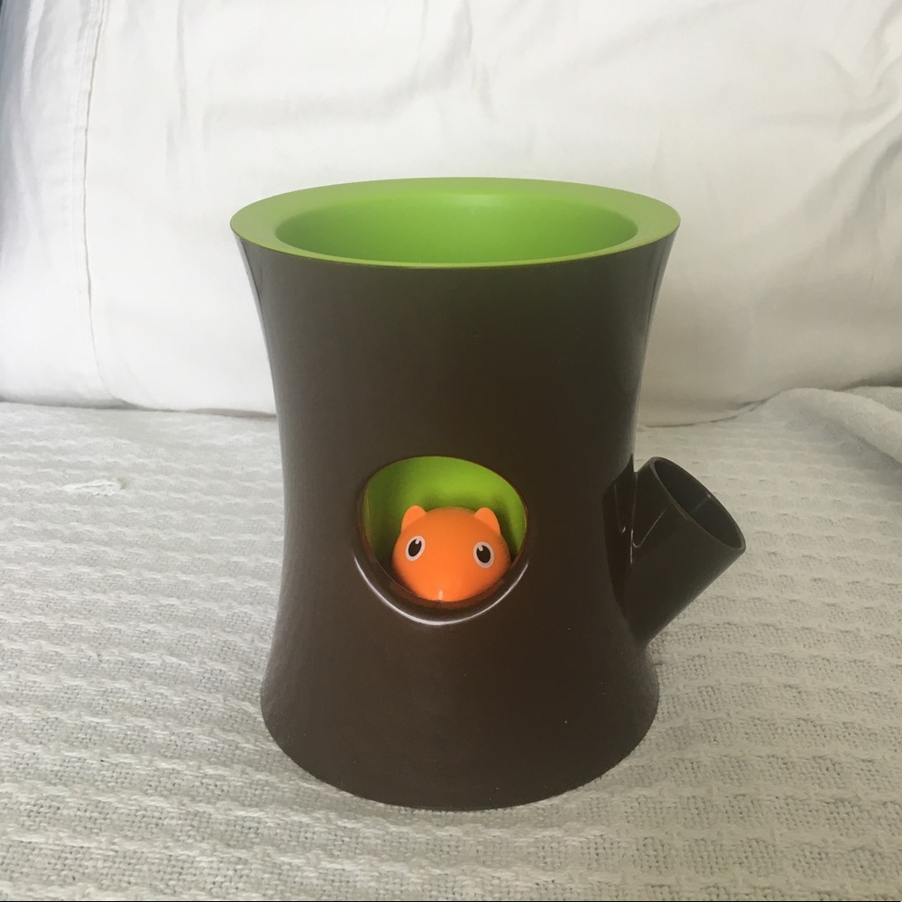 Qualy Log& Squirrel Pot Plant
